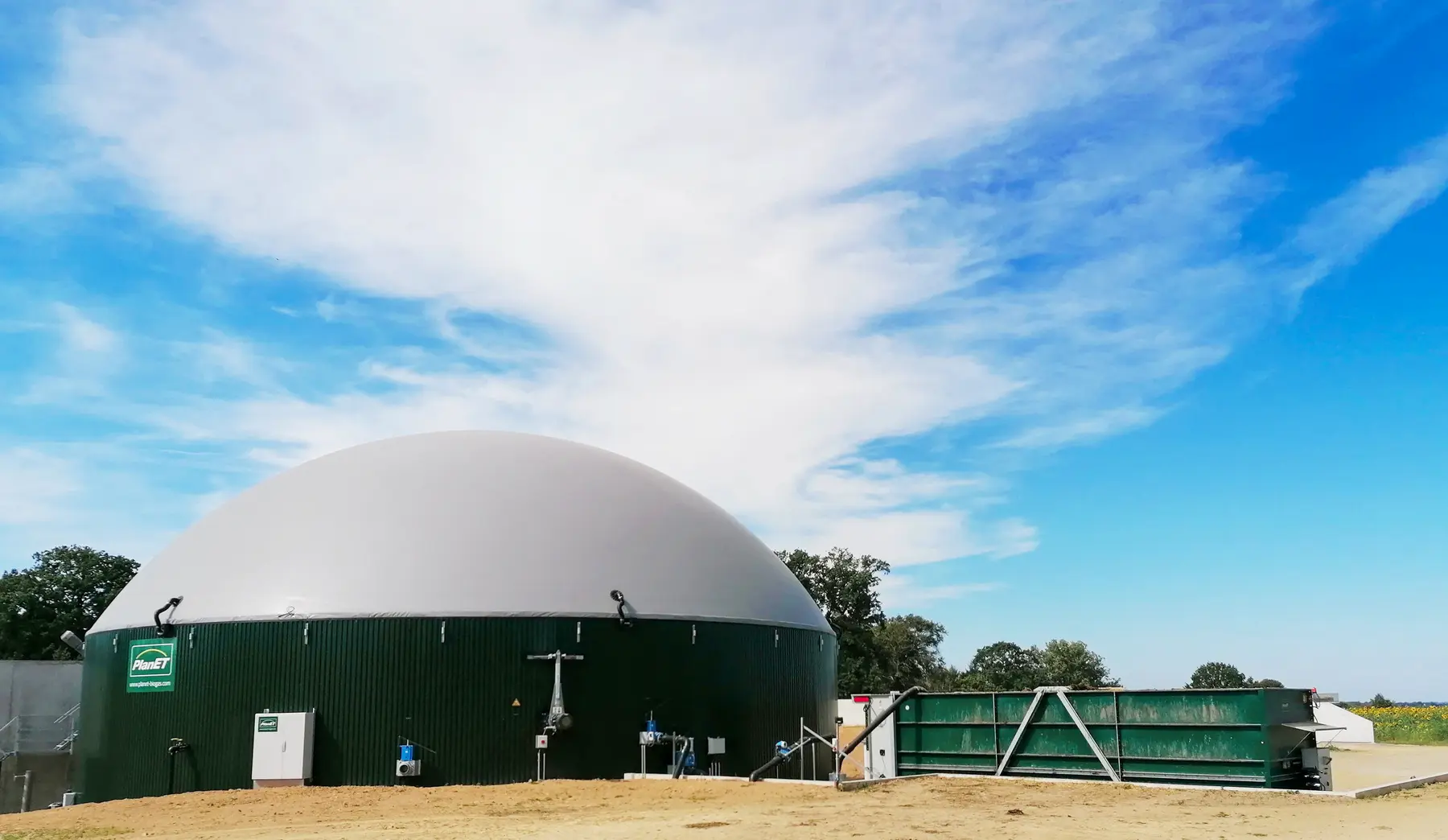 PlanET feedstock intake and biogas plant